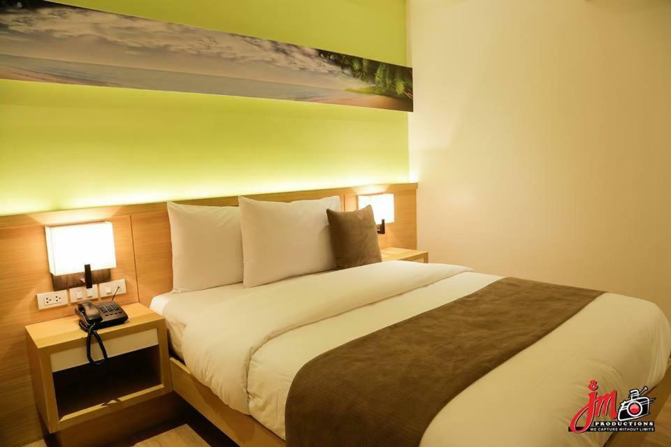 Icove Beach Hotel Olongapo Exterior foto
