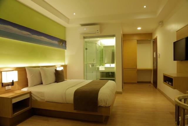 Icove Beach Hotel Olongapo Exterior foto